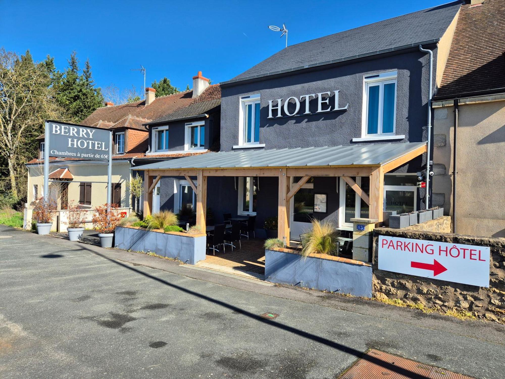 Berry Hotel La Chatre Exterior photo