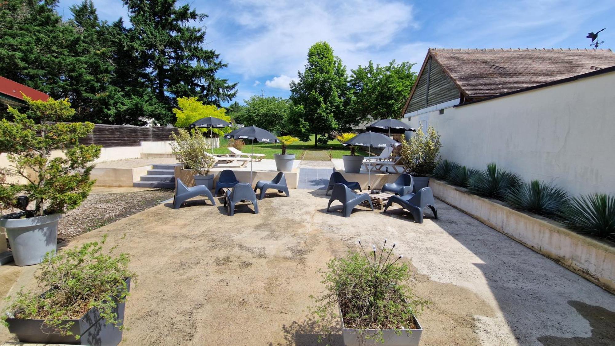 Berry Hotel La Chatre Exterior photo